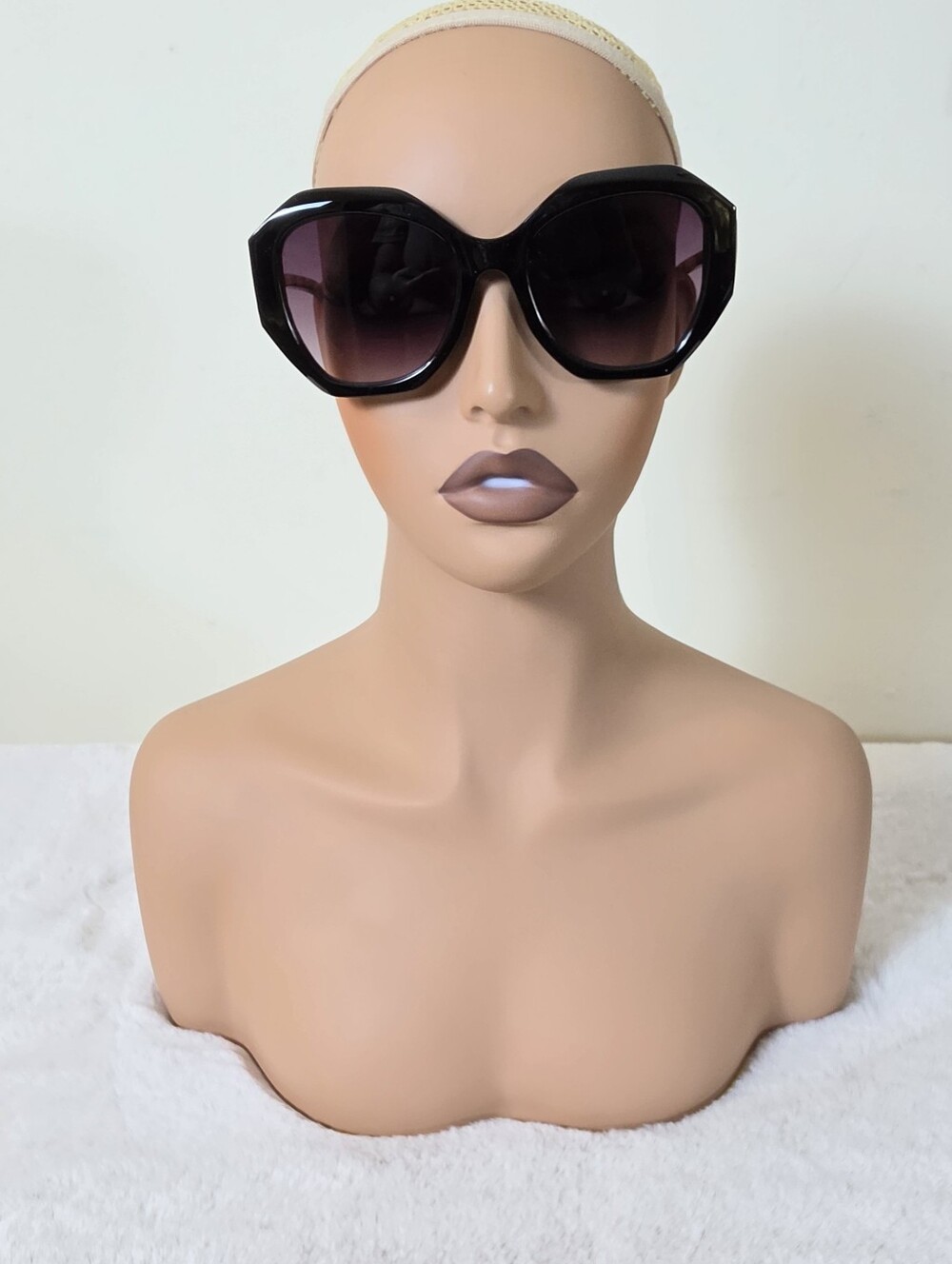 Vince Camuto Black Oversized Geometric Sunglasses - Picture 2 of 13